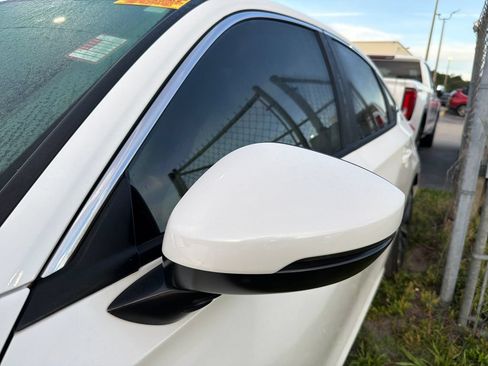 Used 2024 Honda Civic Touring image 6