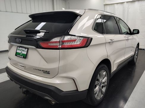Used 2019 Ford Edge Titanium w/ Cold Weather Package AWD/4WD image 9