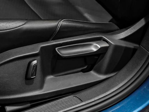 Used 2017 Volkswagen Golf Wolfsburg Edition FWD image 35