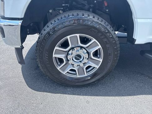Used 2025 Ford F250 XLT w/ Snow Plow Prep Package AWD/4WD image 30