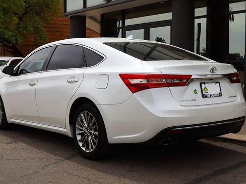 Used 2017 Toyota Avalon Limited w/ All Weather Liner Package FWD image 9