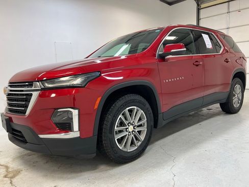 Used 2023 Chevrolet Traverse LT image 12