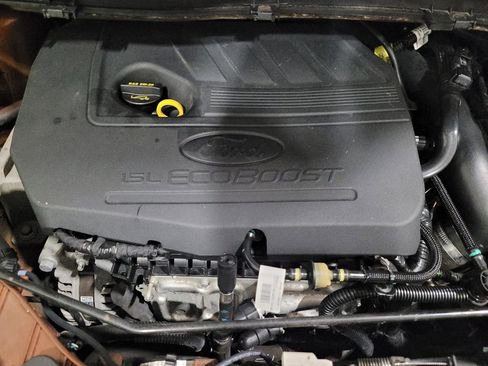 Used 2017 Ford Escape SE FWD image 30