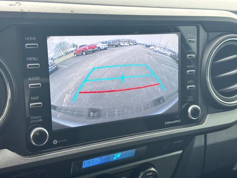 Used 2021 Toyota Tacoma TRD Off-Road w/ Technology Package image 32