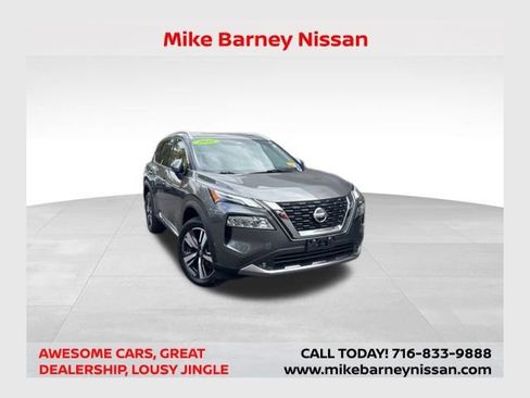Used 2021 Nissan Rogue Platinum image 1