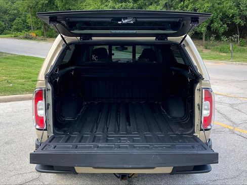 Used 2022 GMC Canyon AT4 w/ Trailering Package AWD/4WD image 4