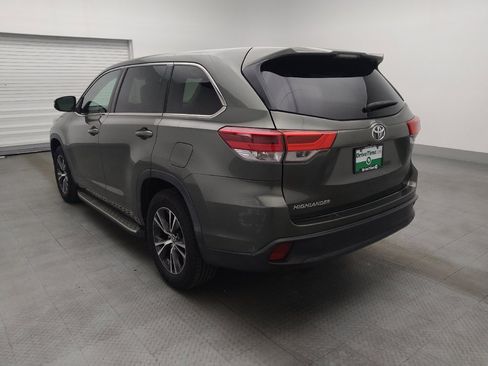 Used 2018 Toyota Highlander LE FWD image 5