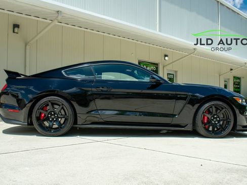 Used 2019 Ford Mustang Shelby GT350R w/ GT350R Equipment Group 920A RWD image 6