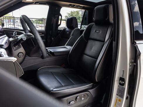Used 2023 Cadillac Escalade Premium Luxury w/ LPO, Floor Liner Package AWD/4WD image 20