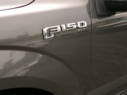 Used 2015 Ford F150 XLT w/ Equipment Group 302A Luxury AWD/4WD image 9
