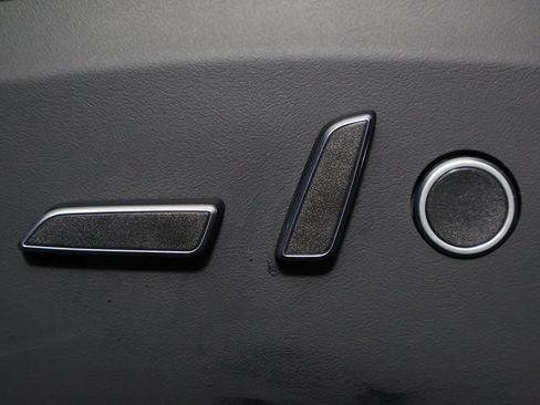 Used 2023 Tesla Model X Plaid image 25