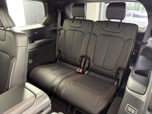 Used 2022 Jeep Grand Cherokee L Summit AWD/4WD image 8