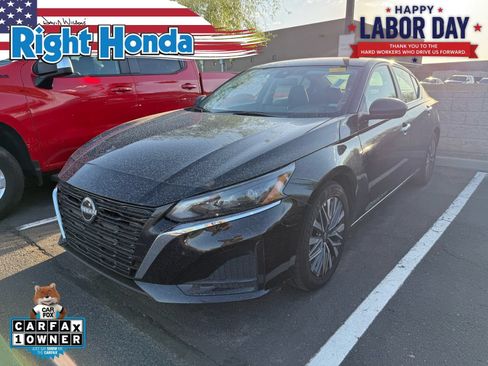 Used 2025 Nissan Altima 2.5 SV FWD image 1