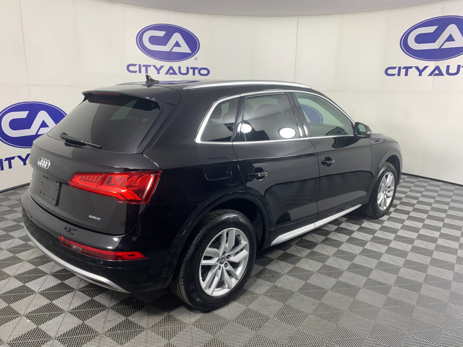 Used 2020 Audi Q5 2.0T Premium AWD/4WD image 3