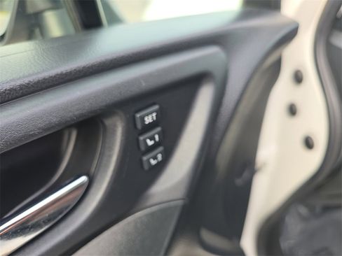 Used 2018 Subaru Forester 2.5i Touring w/ Popular Package #2 image 19