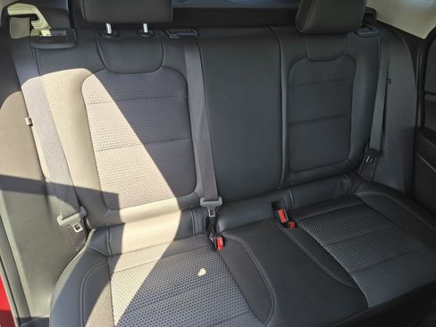 Used 2025 Chevrolet Trax LT FWD image 24