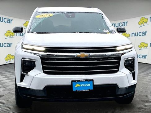 Used 2026 Chevrolet Traverse LT AWD/4WD image 2