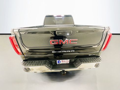 Used 2023 GMC Sierra 1500 SLT AWD/4WD image 6