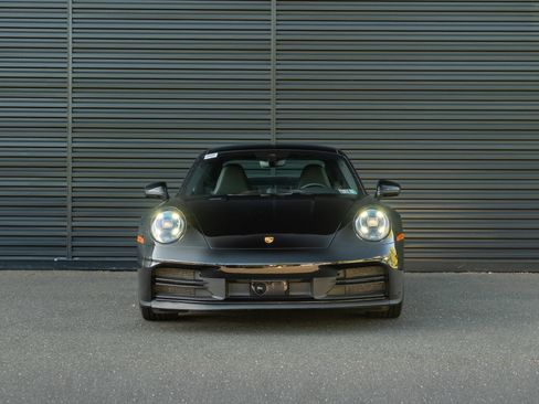 Certified 2025 Porsche 911 Carrera RWD image 11
