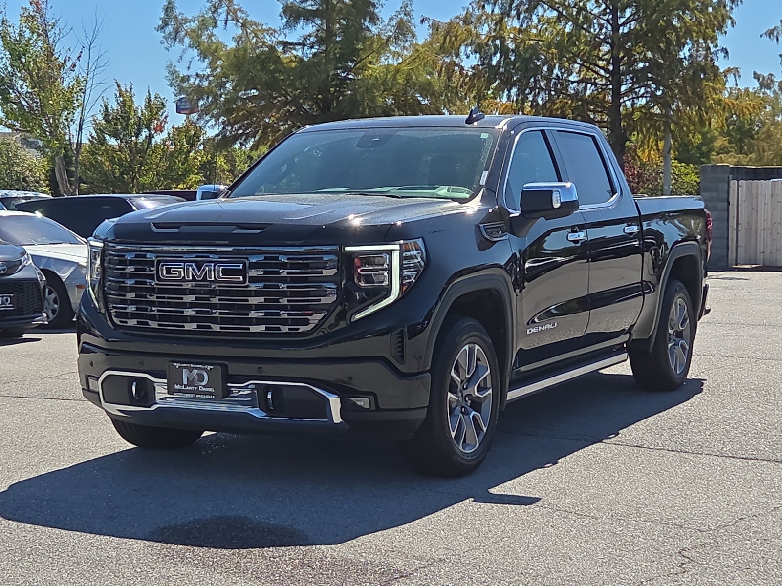 Used 2025 GMC Sierra 1500 Denali Ultimate AWD/4WD image 2
