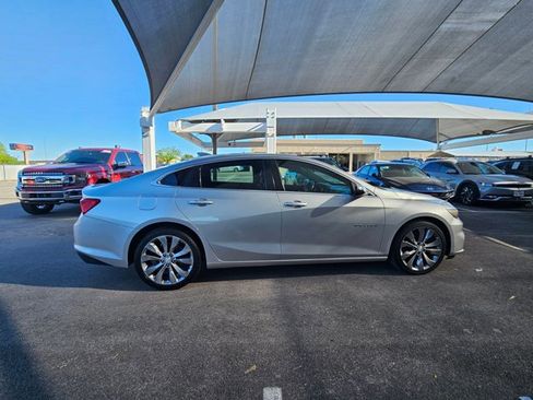 Used 2017 Chevrolet Malibu Premier w/ Premier Sun and Wheel Package image 4