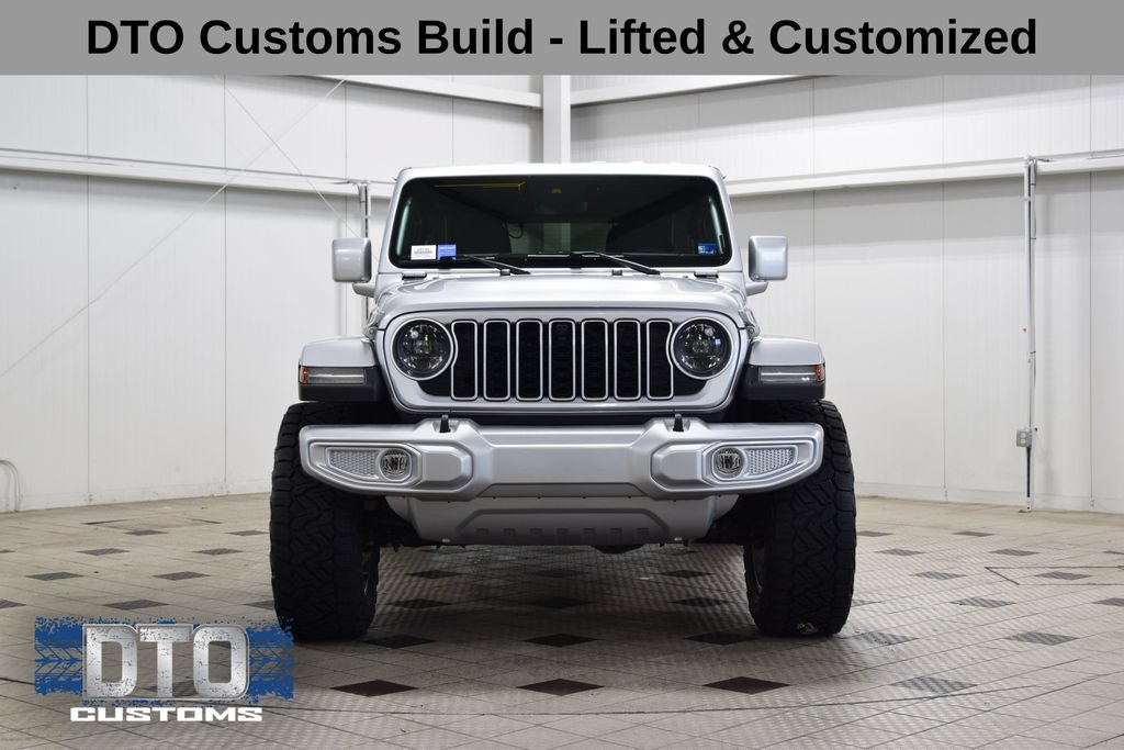 Used 2024 Jeep Wrangler Unlimited Sahara w/ Technology Group AWD/4WD image 2