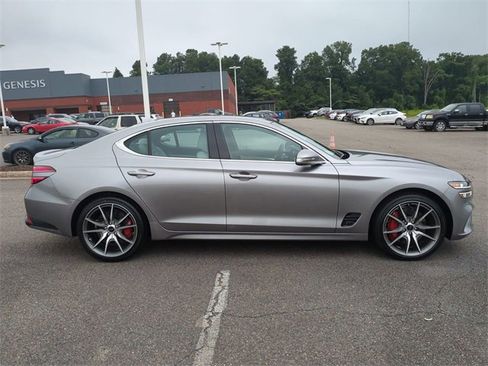 New 2025 Genesis G70 2.5T image 3