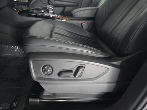 Used 2023 Audi Q5 2.0T Premium w/ Convenience Package image 27