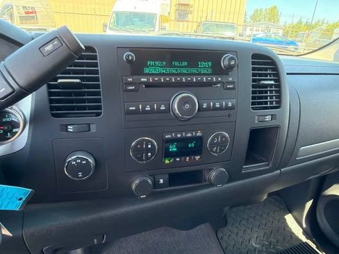 Used 2009 GMC Sierra 2500 SLE w/ SLE Preferred Package AWD/4WD image 24