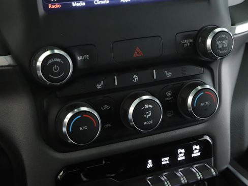 Used 2021 RAM 1500 Big Horn AWD/4WD image 14