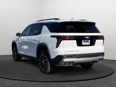 New 2026 Chevrolet Traverse LT w/ Sun and Wheel Package image 4