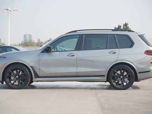 Used 2026 BMW X7 M60i AWD/4WD image 4