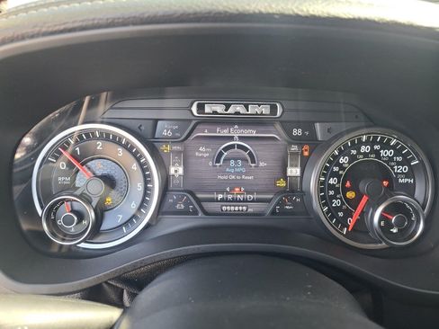 Used 2019 RAM 1500 Laramie AWD/4WD image 17