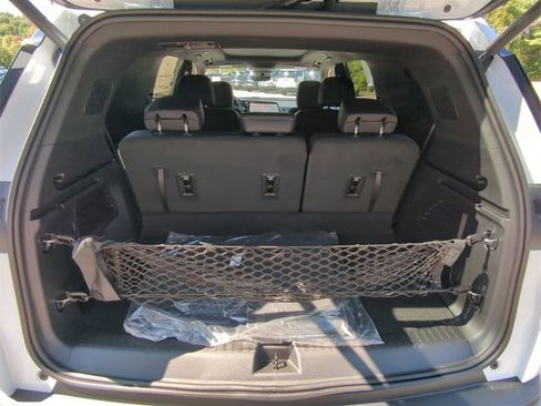 New 2026 Chevrolet Traverse LT w/ Sun and Wheel Package image 26