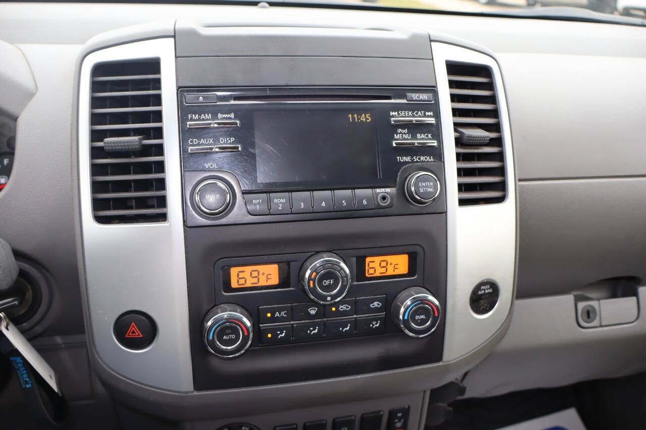 Used 2014 Nissan Frontier SV w/ SV Value Truck Package AWD/4WD image 14