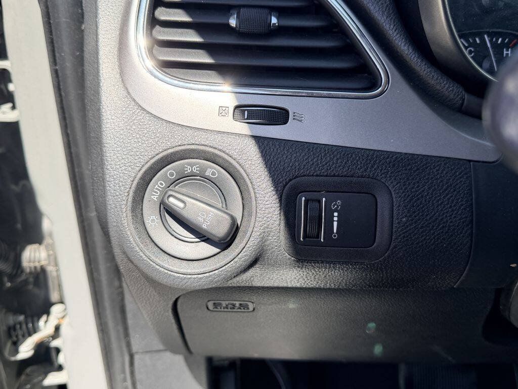 Used 2019 Dodge Journey Crossroad FWD image 16