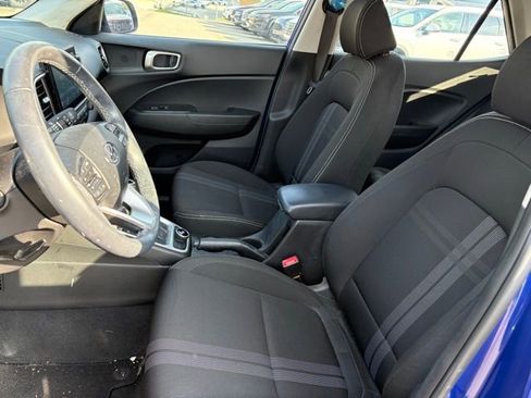 Used 2023 Hyundai Venue SEL FWD image 10