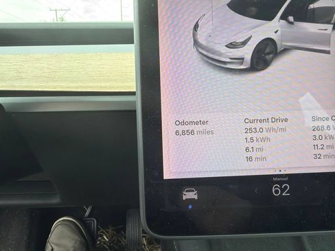 Used 2021 Tesla Model 3 Standard Range Plus RWD image 3