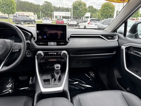 Used 2024 Toyota RAV4 XLE Premium FWD image 30