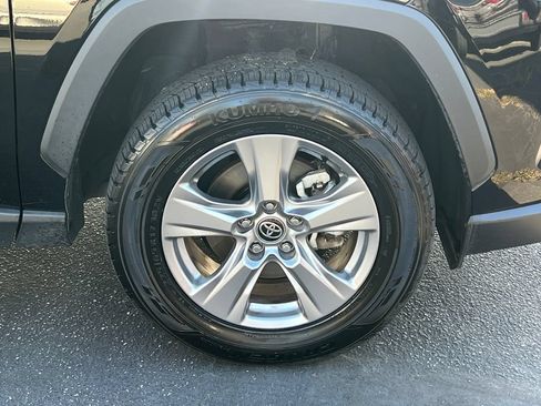 Used 2025 Toyota RAV4 XLE FWD image 15