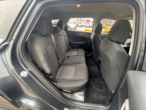 Used 2023 Kia Sportage LX image 16