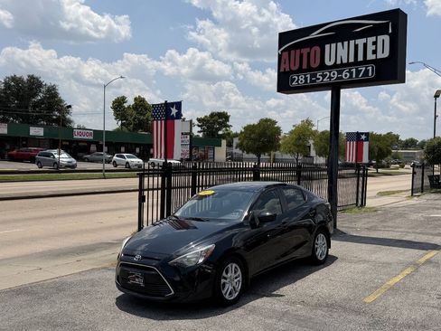 Used 2017 Toyota Yaris iA FWD image 1