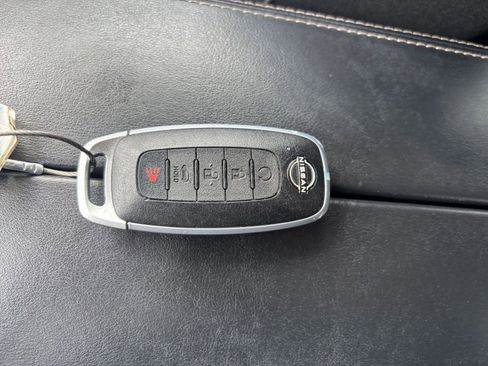 Used 2025 Nissan Rogue SV image 21