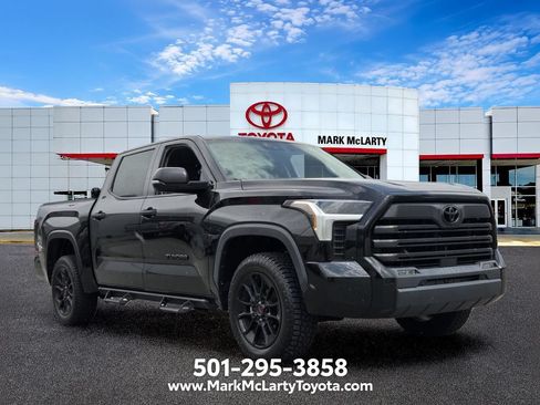 Used 2023 Toyota Tundra SR5 w/ SR5 Convenience Package AWD/4WD image 8