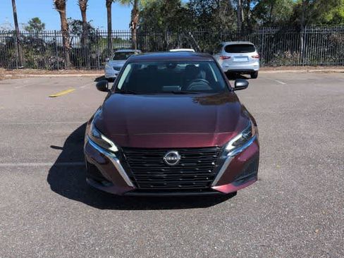 Used 2024 Nissan Altima 2.5 SV image 3