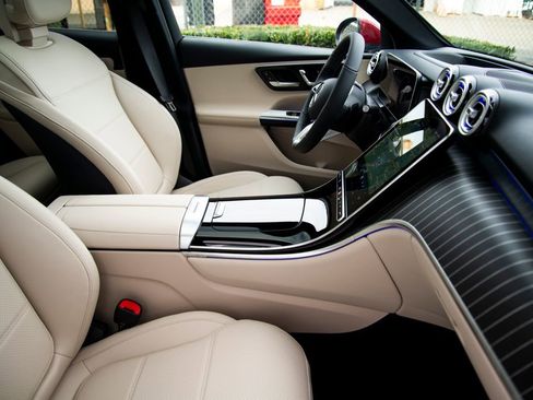 New 2026 Mercedes-Benz GLC 300 4MATIC image 19