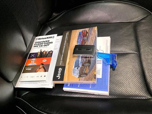 Used 2022 Jeep Grand Cherokee L Limited w/ Luxury Tech Group II image 32