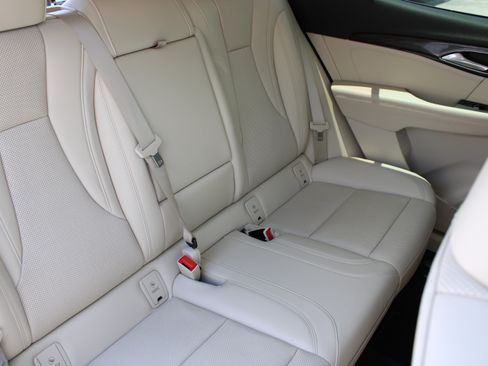 Used 2023 Buick Envision Essence AWD/4WD image 15
