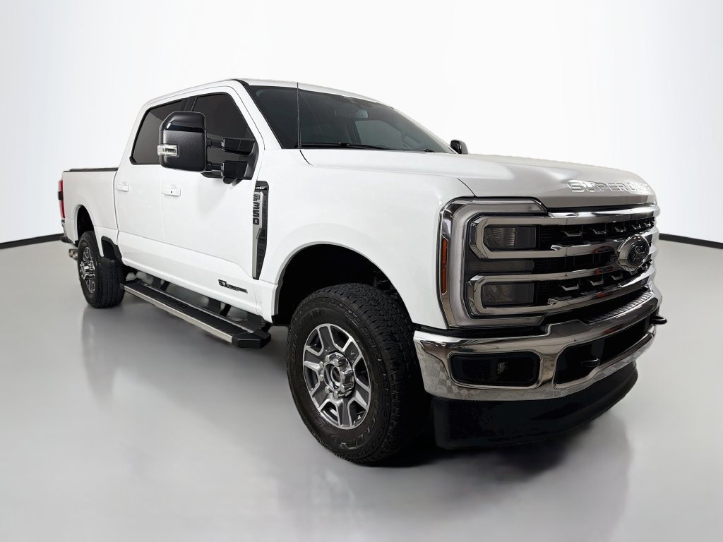 Used 2025 Ford F350 Lariat AWD/4WD image 3