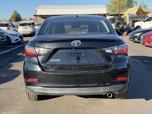 Used 2019 Toyota Yaris LE image 9